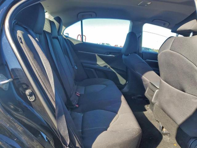 Toyota Camry Le Image 11