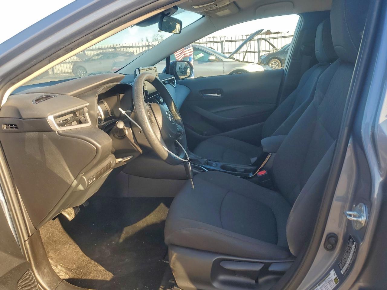 Toyota Corolla Le Image 2