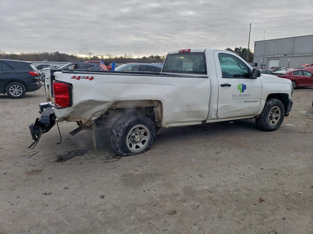 Chevrolet Silverado K1500 Image 3