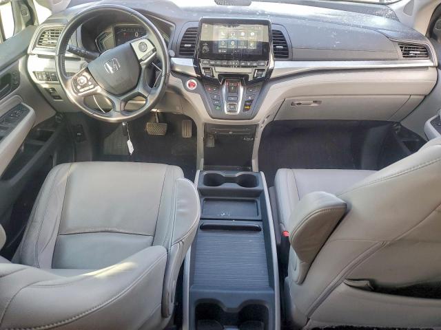 Honda Odyssey Touring Image 2