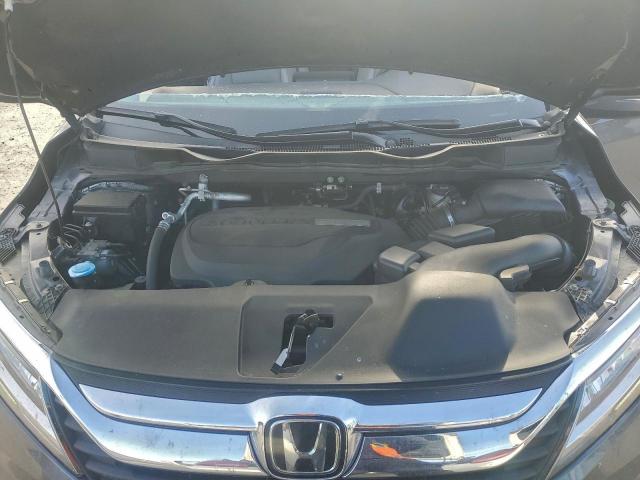 Honda Odyssey Touring Image 8