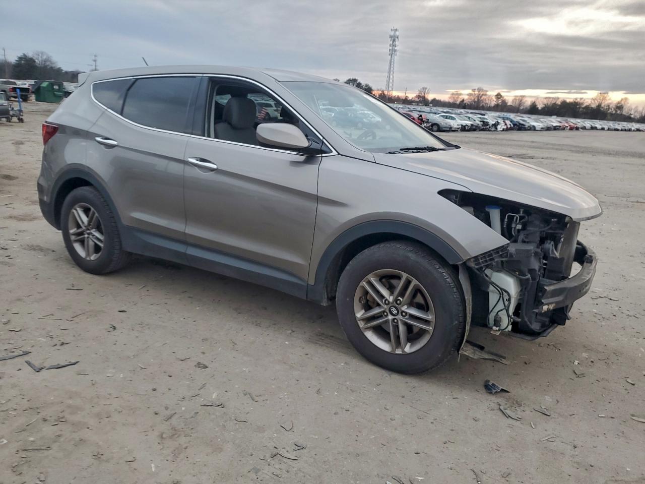 Hyundai SANTA FE Image 3