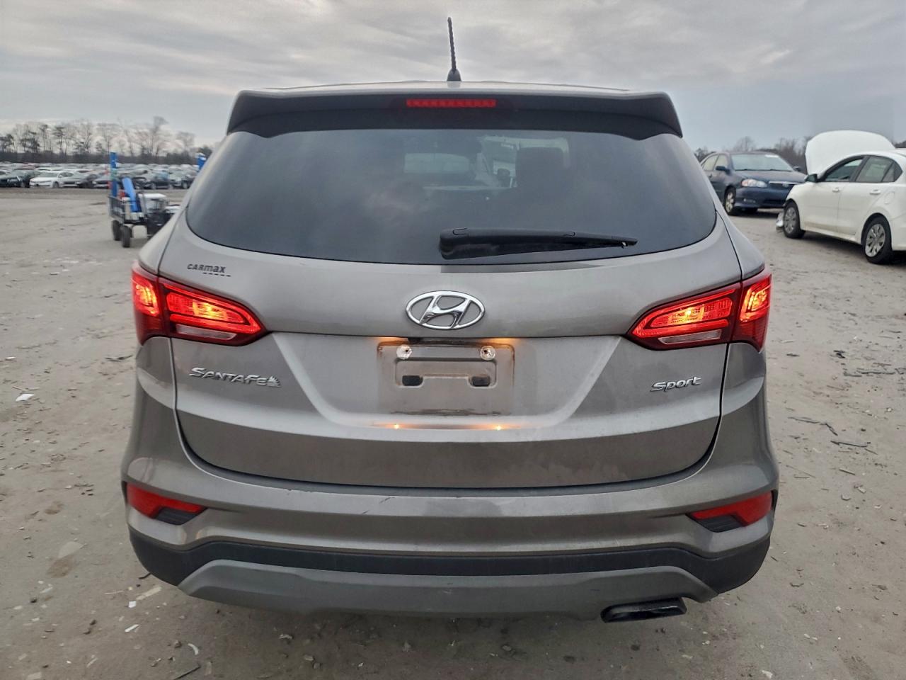 Hyundai SANTA FE Image 4