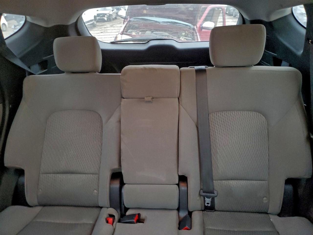 Hyundai SANTA FE Image 6