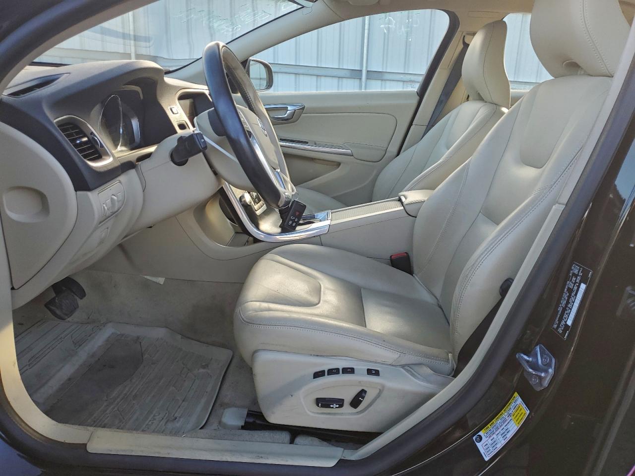 Volvo S60 Platinum Image 10