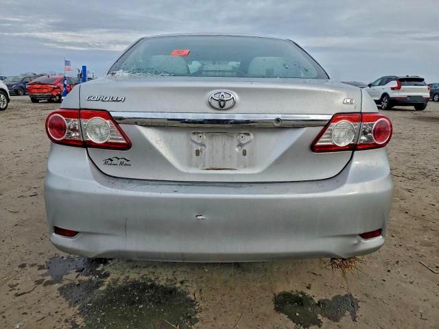 Toyota Corolla Base Image 6