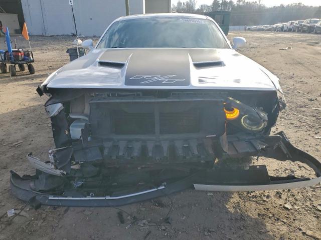 Dodge Challenger Sxt Image 9