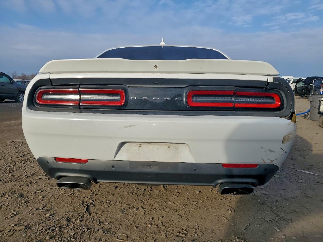 Dodge Challenger Sxt Image 4