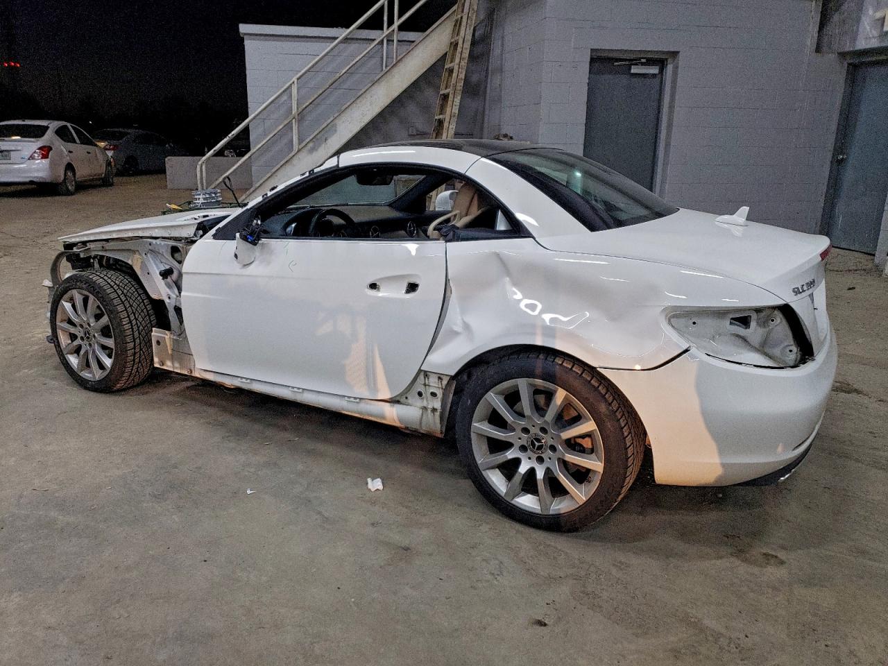 Mercedes-Benz S-Class 300 Image 2