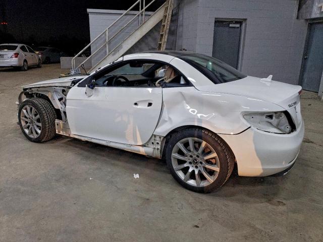 Mercedes-Benz S-Class 300 Image 2