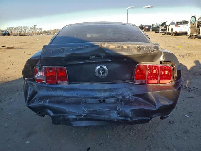 Ford Mustang Image 11