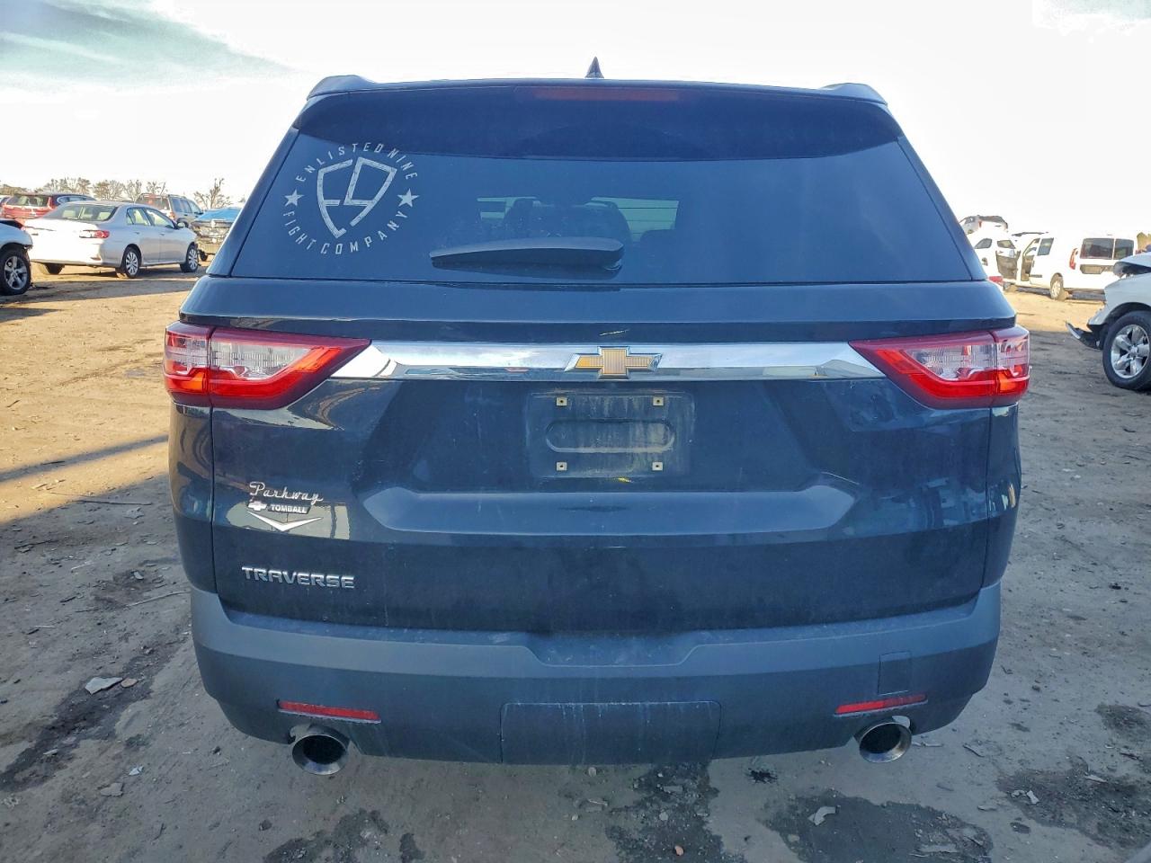 Chevrolet Traverse Ls Image 2