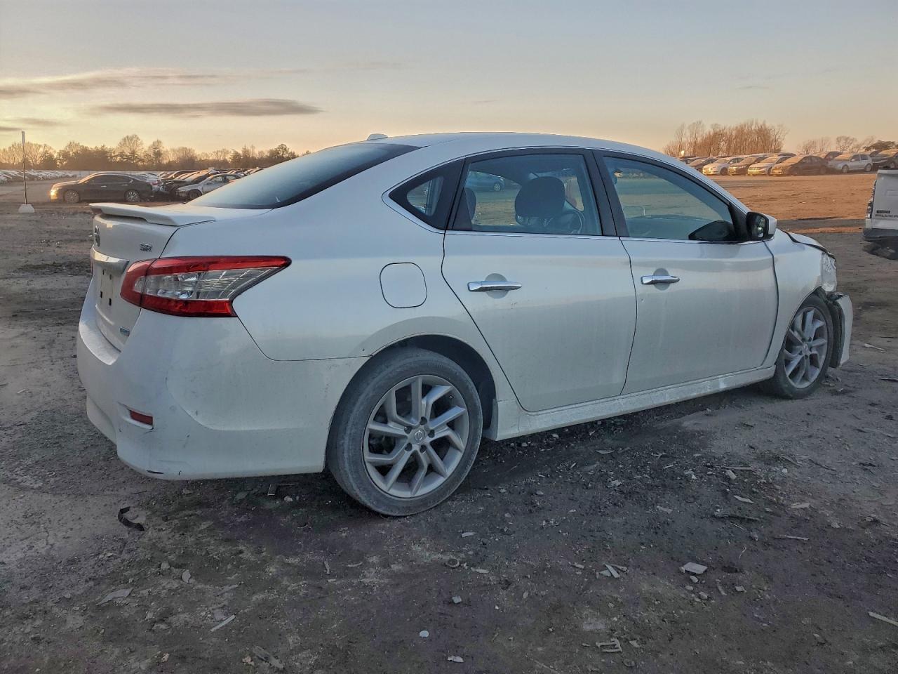 Nissan Sentra S Image 2