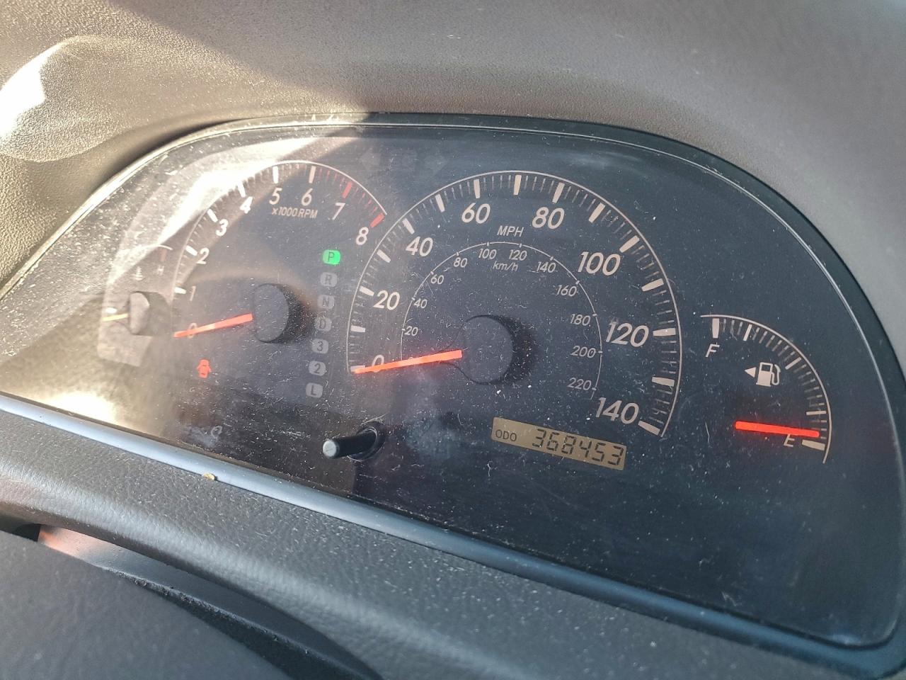 Toyota Camry Le Image 8