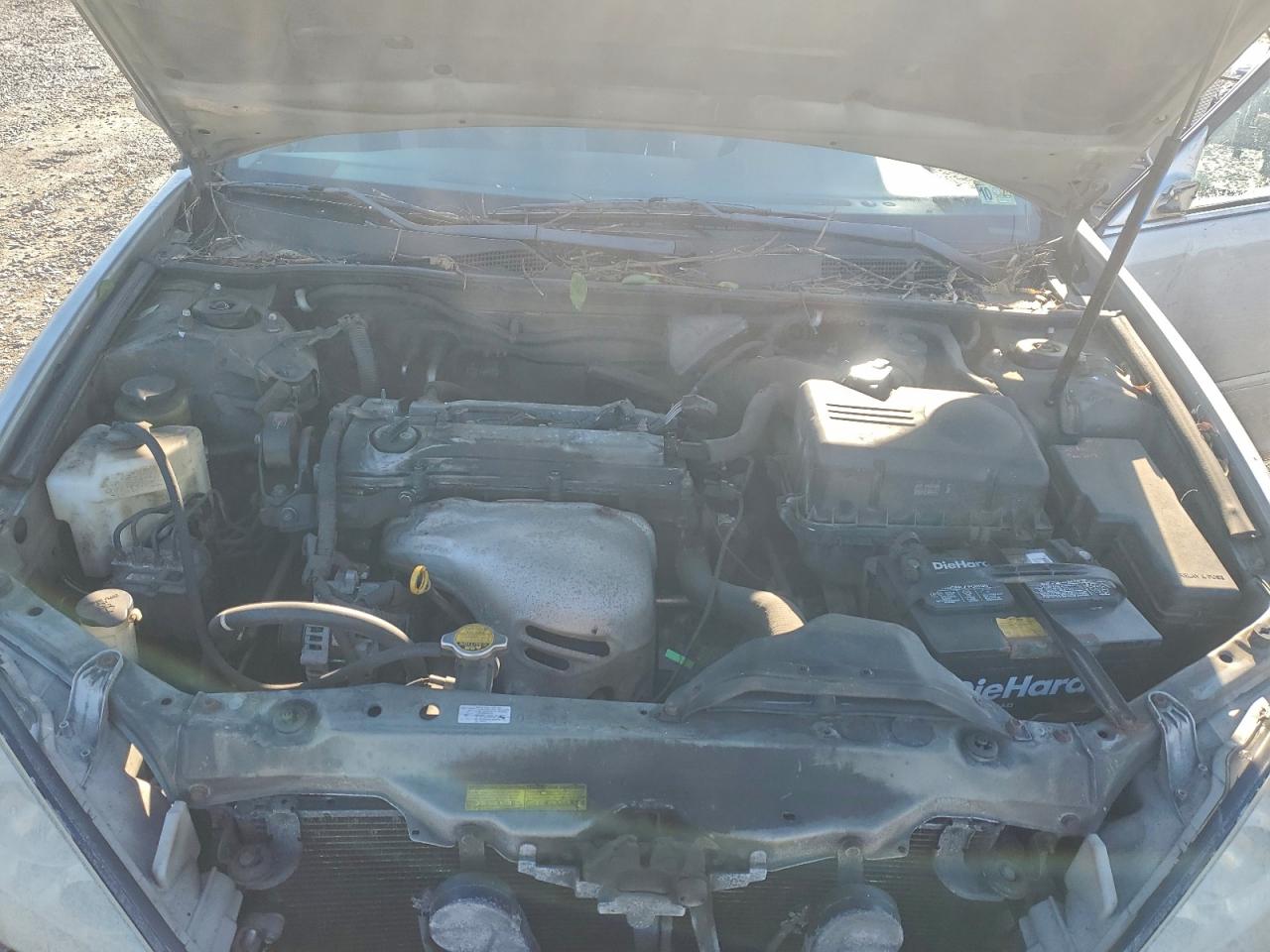 Toyota Camry Le Image 6