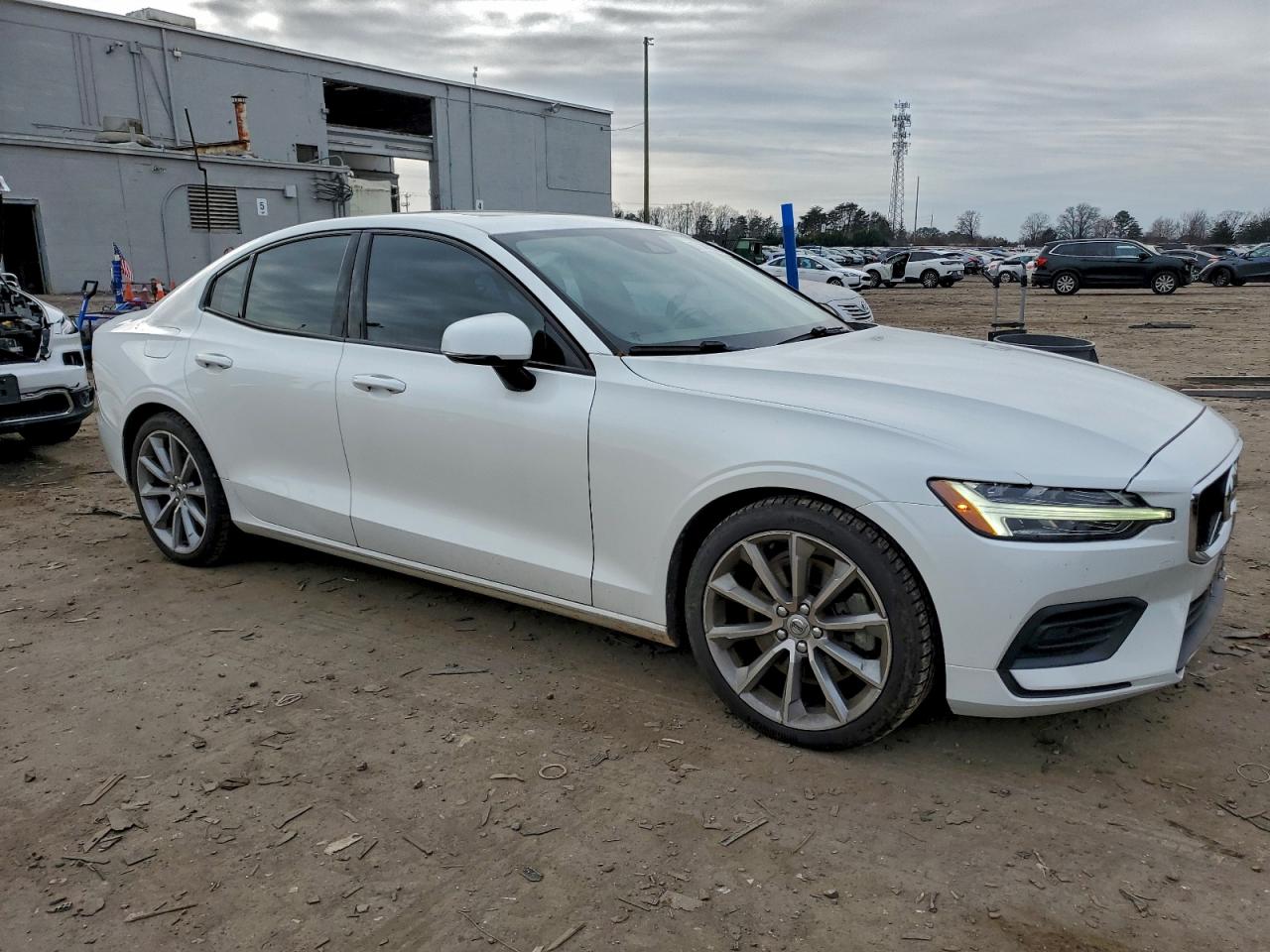 Volvo S60 T6 Momentum Image 5