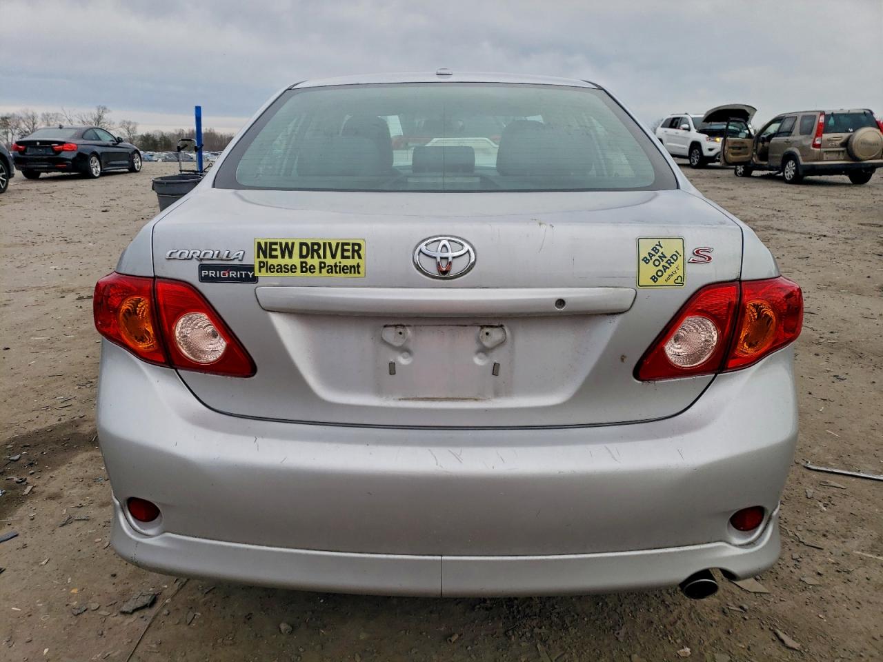 Toyota Corolla Base Image 10