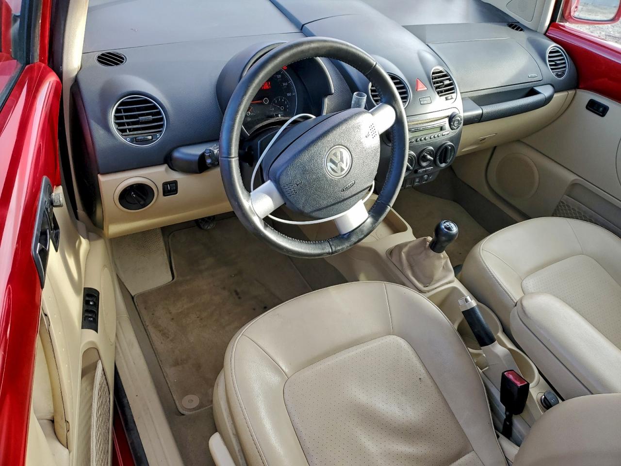 Volkswagen Beetle S Image 7