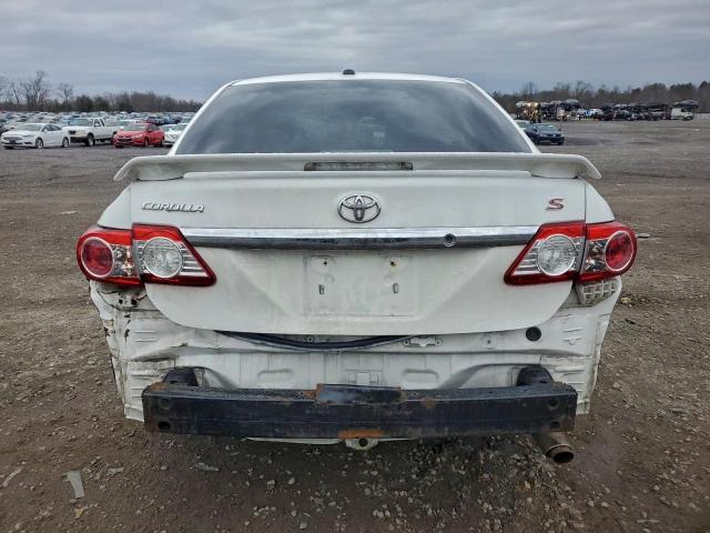 Toyota Corolla Base Image 12