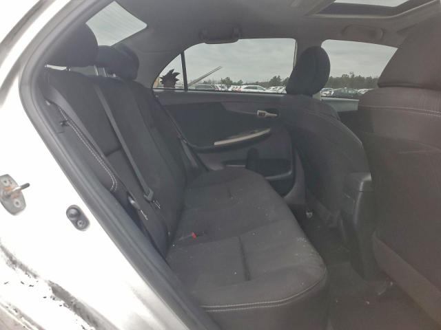 Toyota Corolla Base Image 7