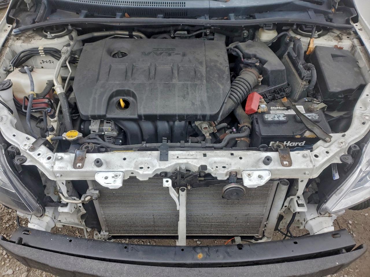 Toyota Corolla Base Image 11