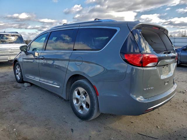 Chrysler Pacifica Hybrid Touring L Image 4