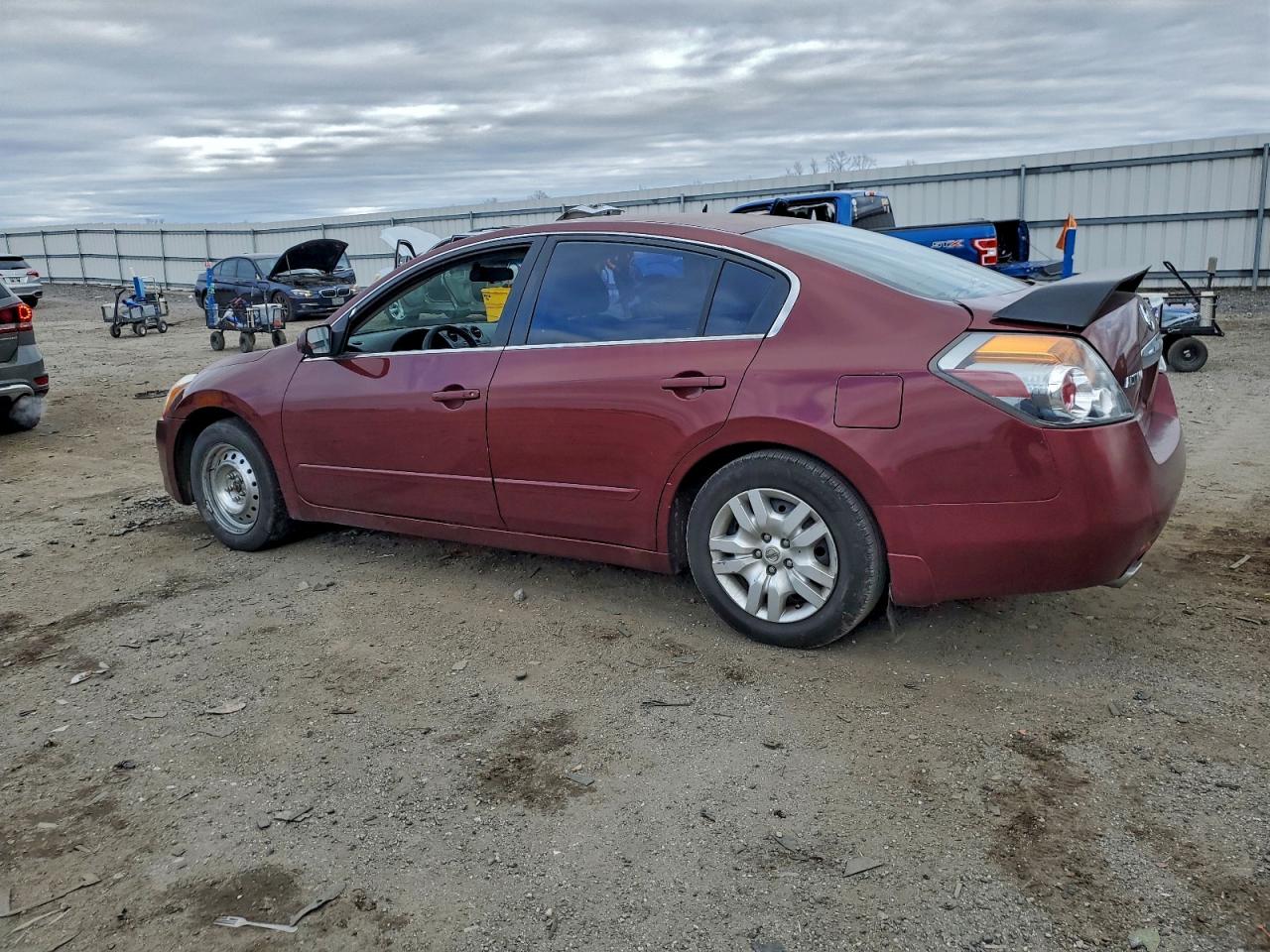 Nissan Altima Base Image 10