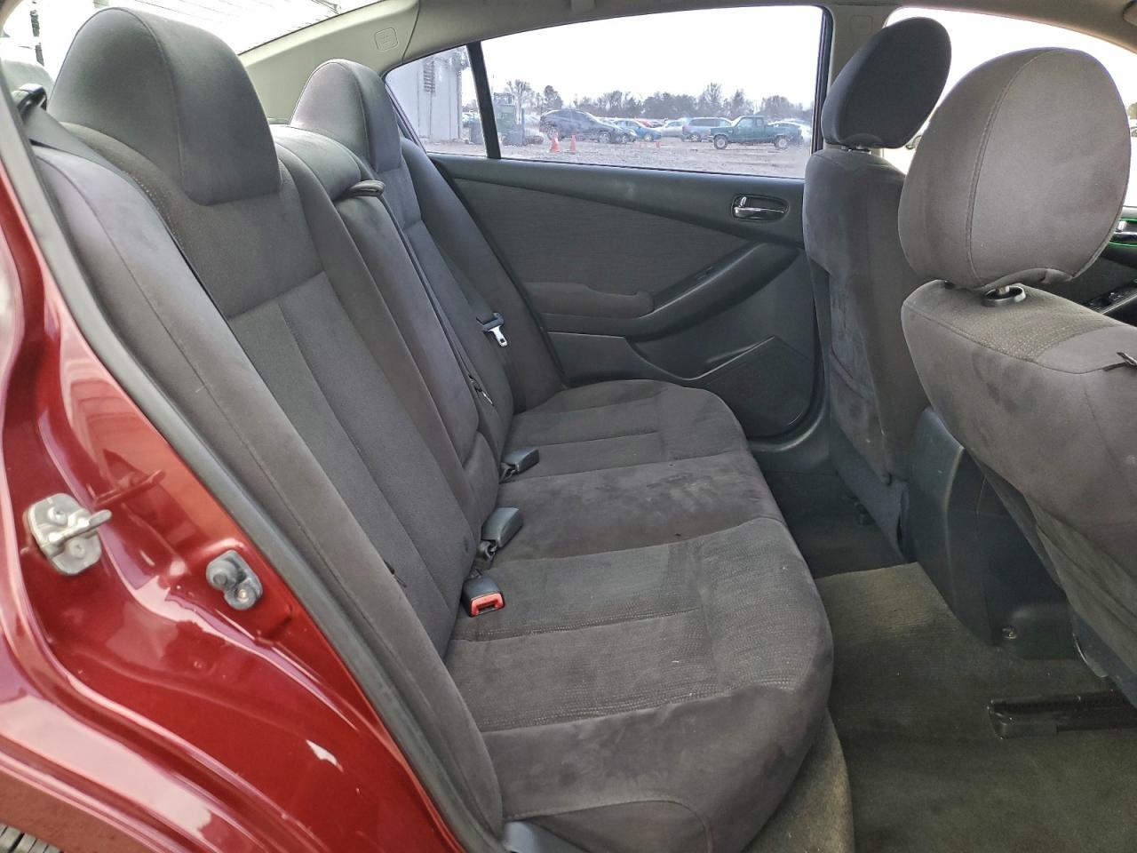 Nissan Altima Base Image 4