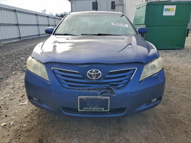 Toyota Camry Base Image 9