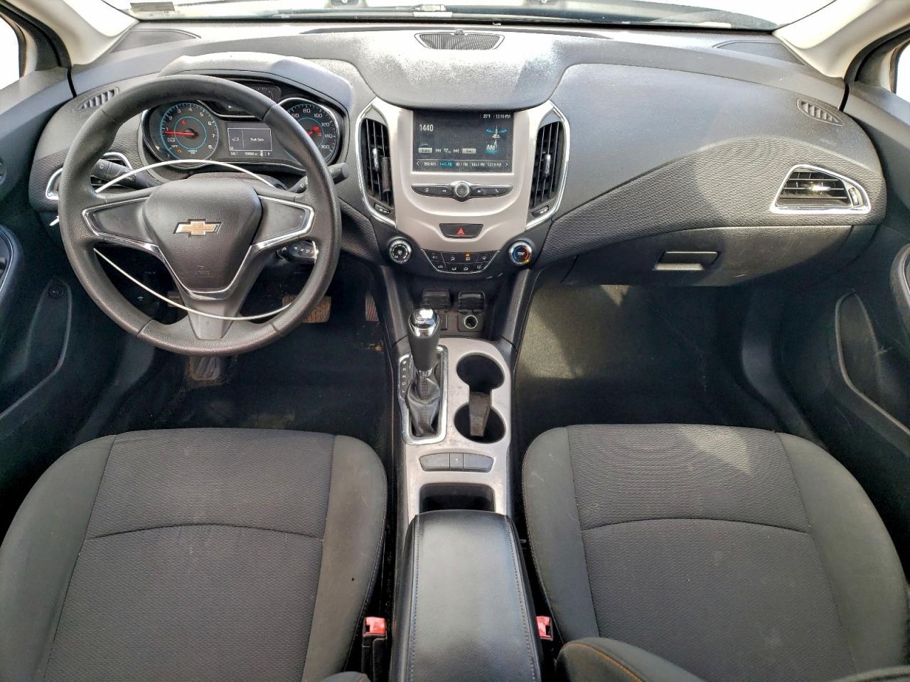 Chevrolet Cruze Ls Image 8