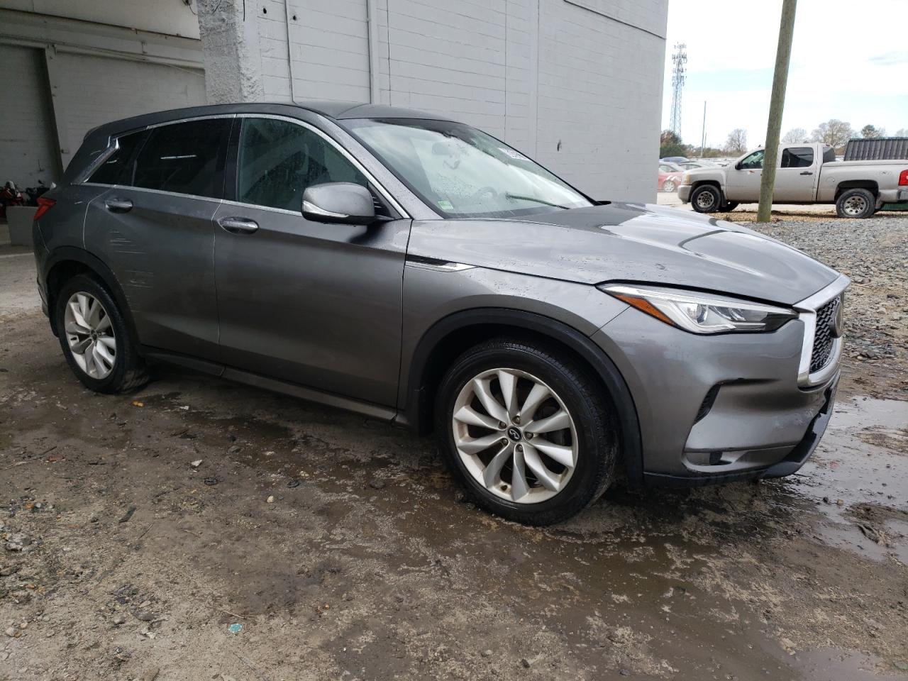 INFINITI Qx Essential Image 13