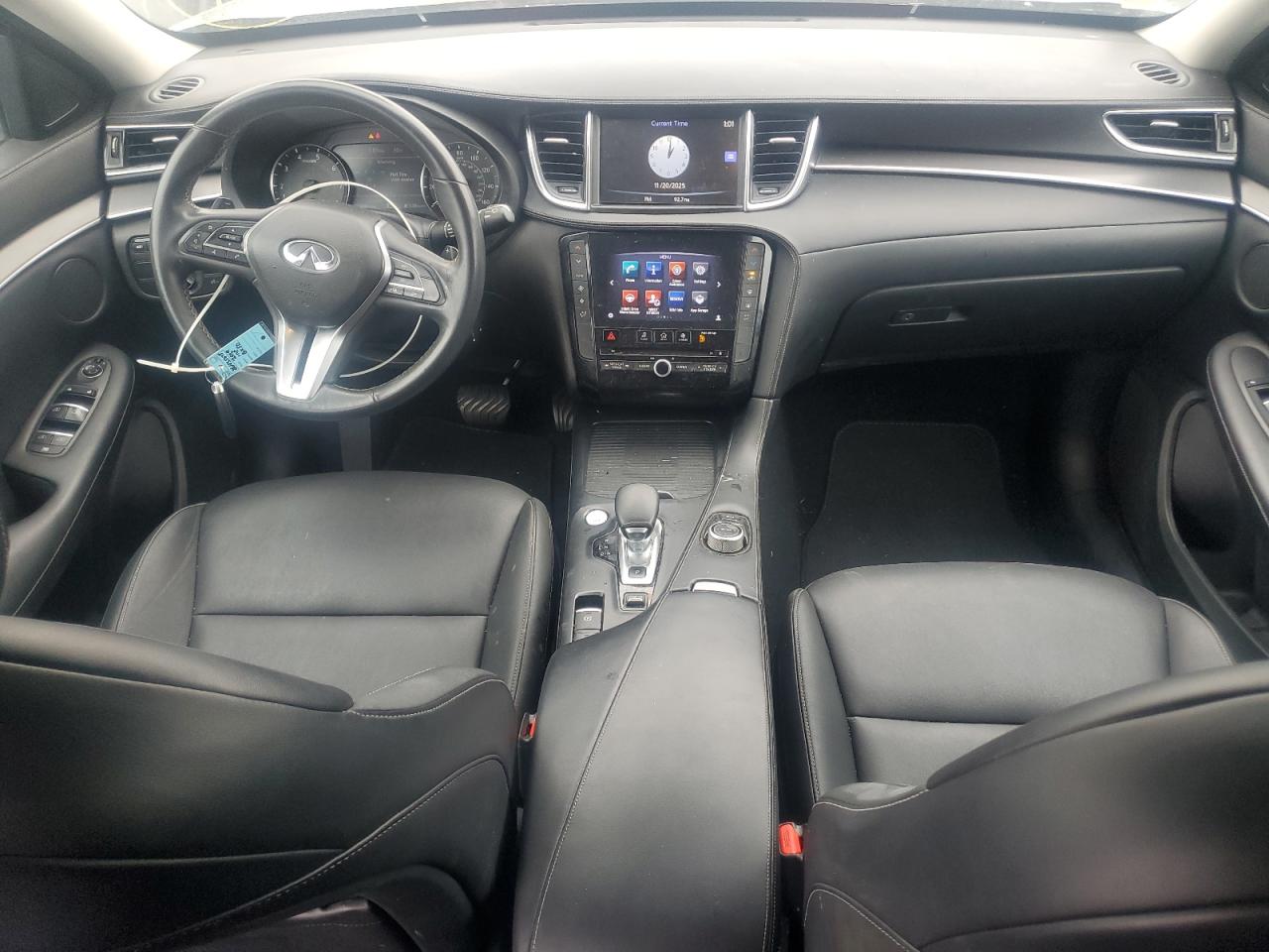 INFINITI Qx Essential Image 6