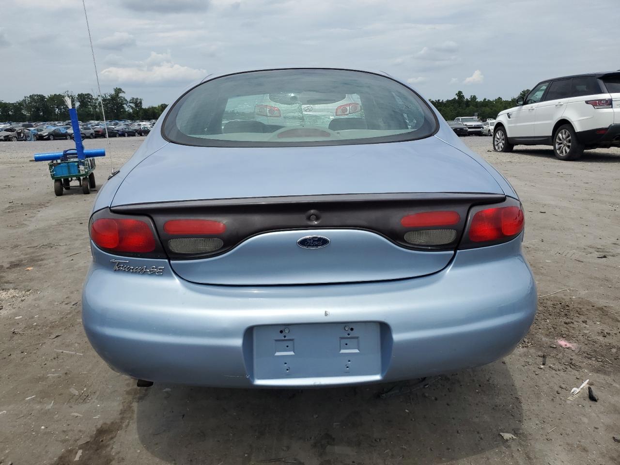 Ford Taurus Lx Image 10