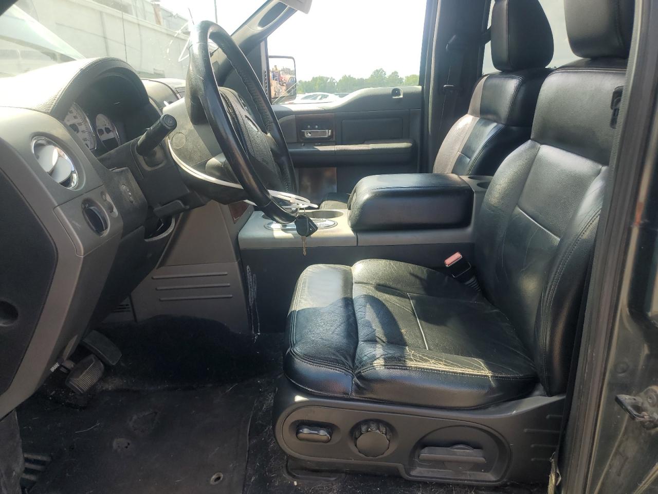 Ford F-150 Supercrew Image 8