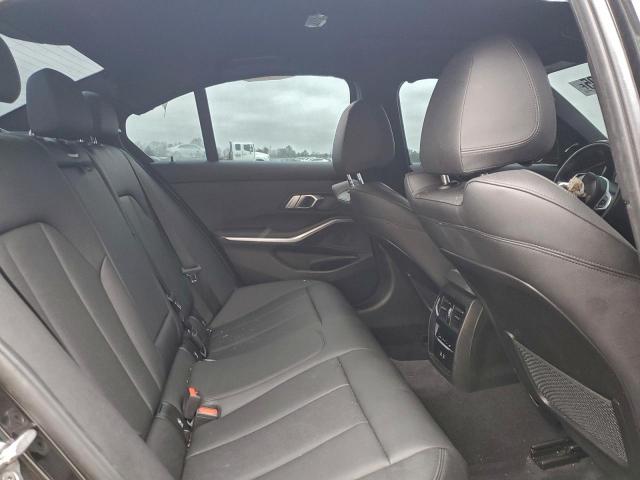 BMW 3 Series Image 8