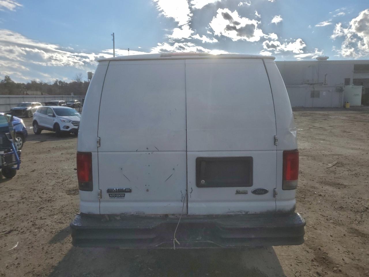 Ford E-150 E150 Van Image 5