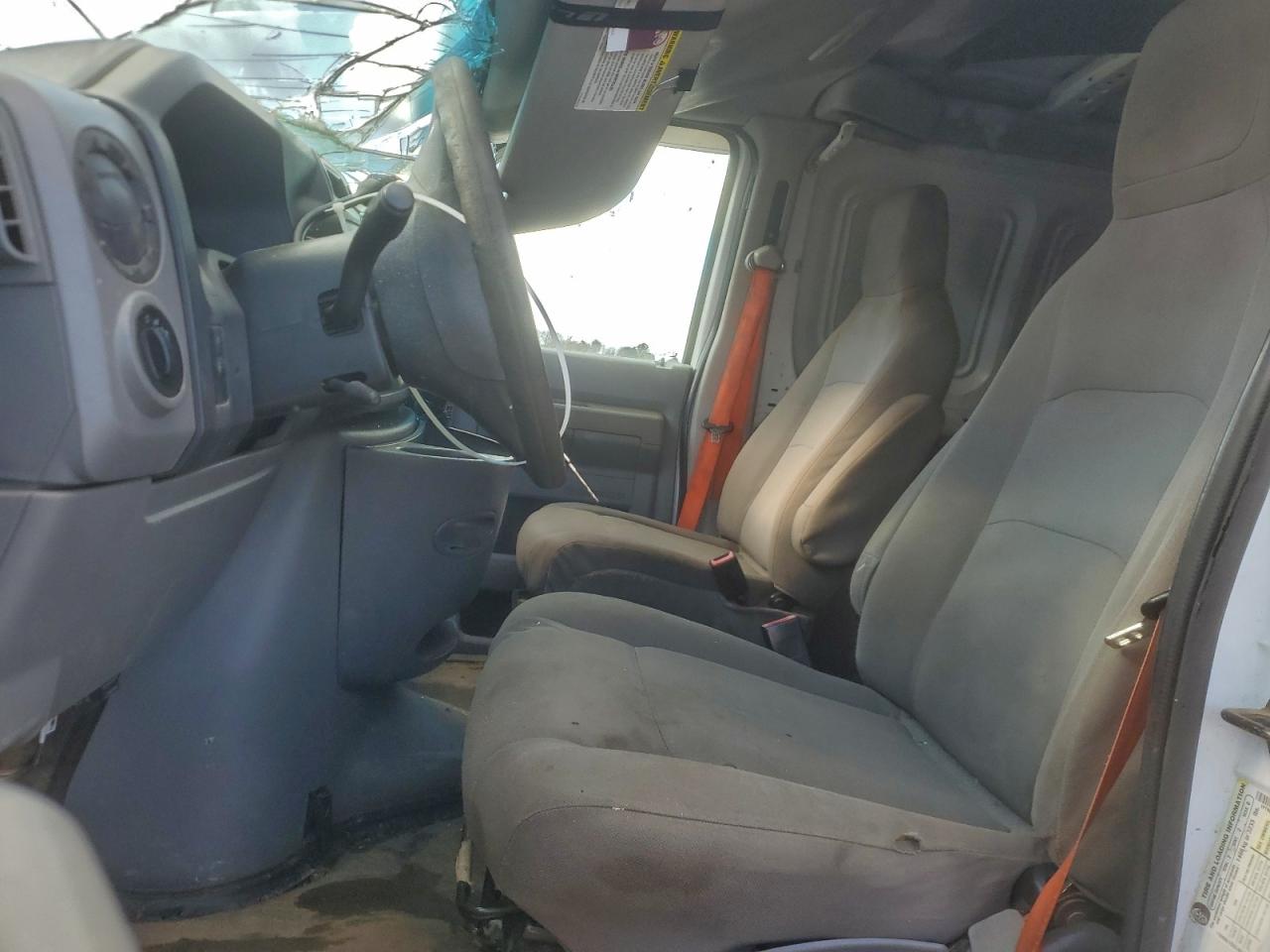 Ford E-150 E150 Van Image 9