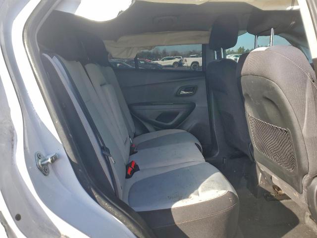 Chevrolet Trax Ls Image 8