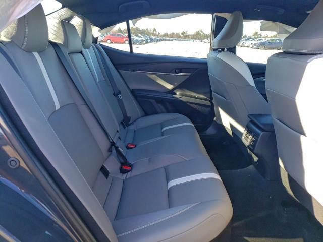 Toyota Camry Xse Image 9