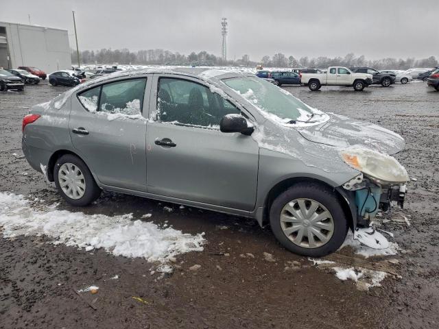 Nissan Versa S Image 6
