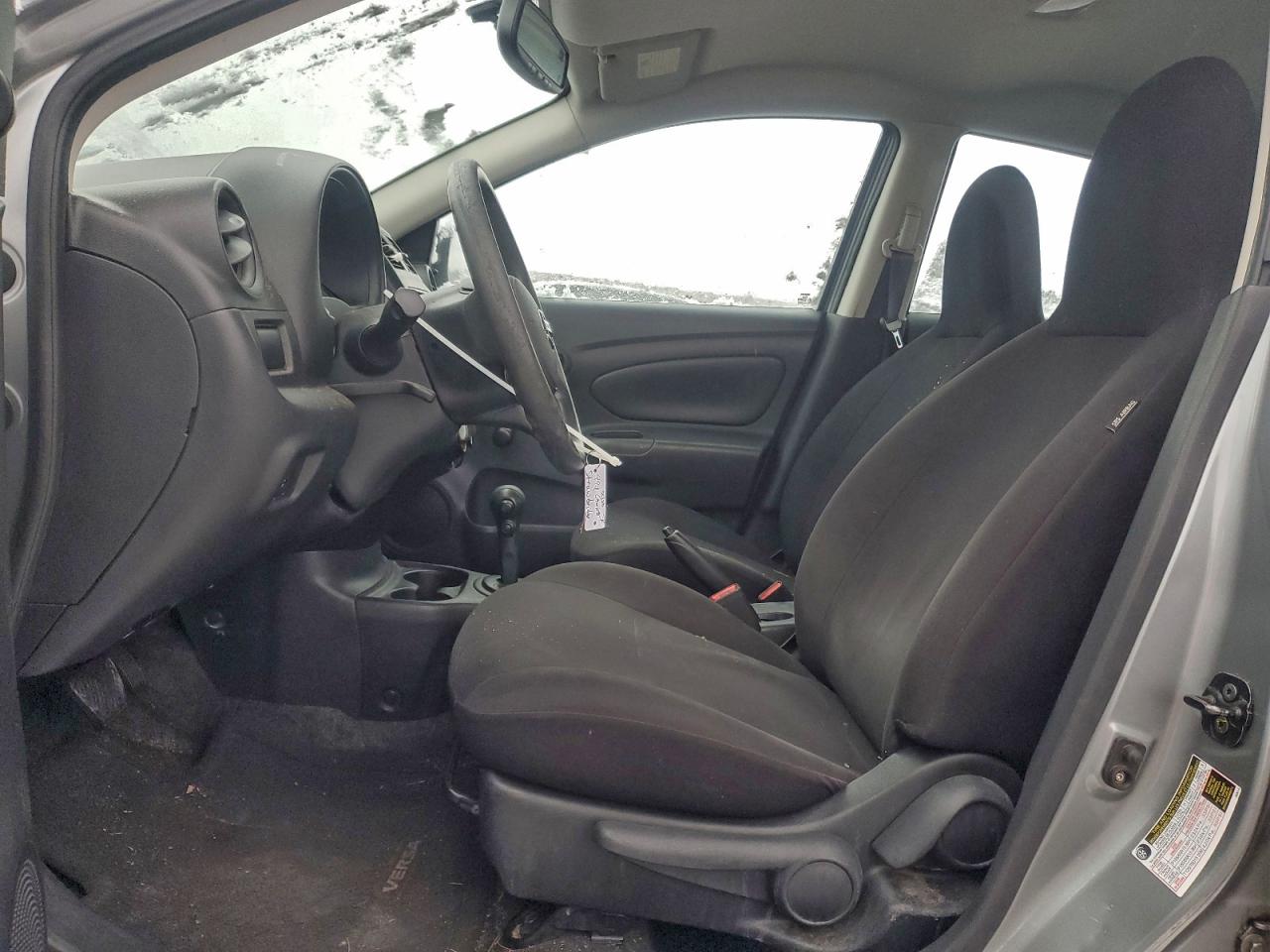 Nissan Versa S Image 4