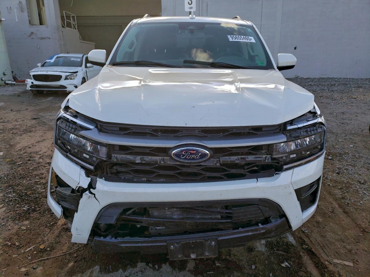 Ford Expedition Max Xlt Image 10