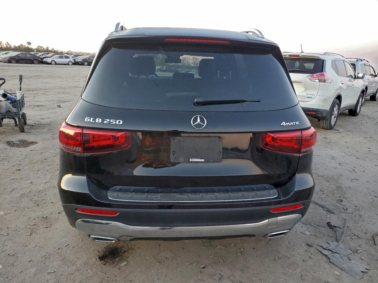 Mercedes-Benz GLB 250 4matic Image 11