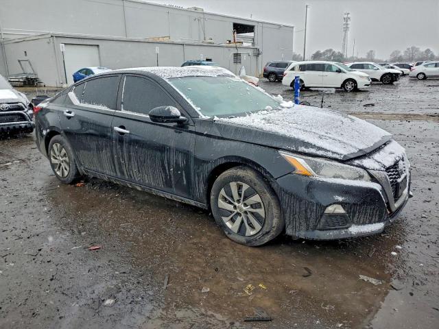 Nissan Altima S Image 7