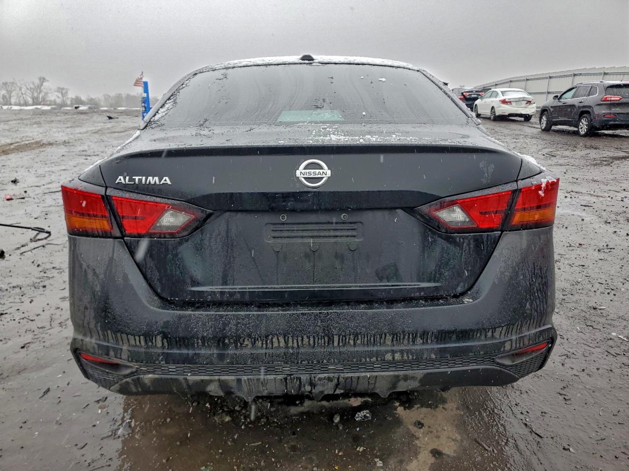 Nissan Altima S Image 4