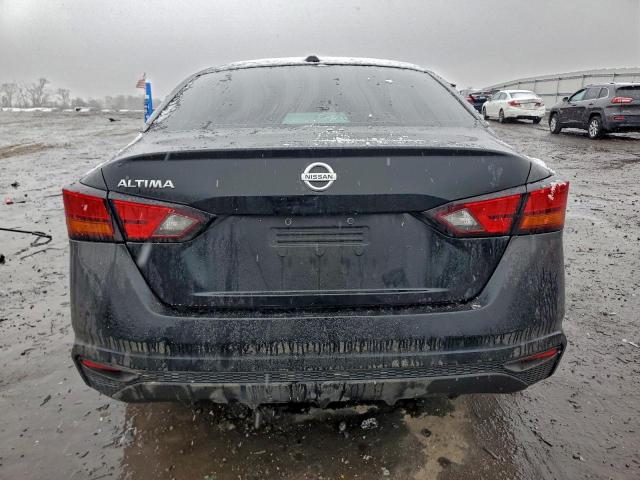 Nissan Altima S Image 4