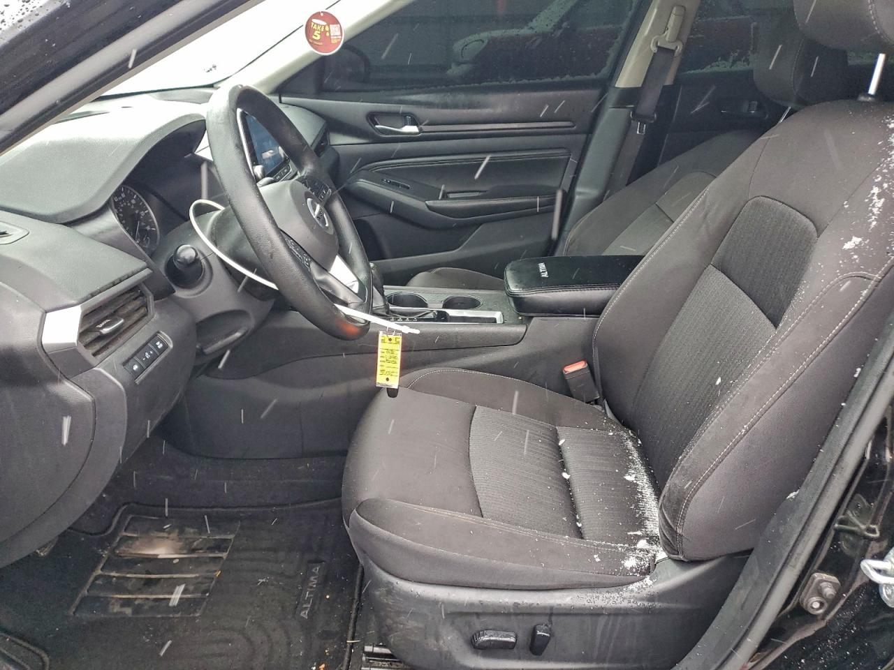 Nissan Altima S Image 8