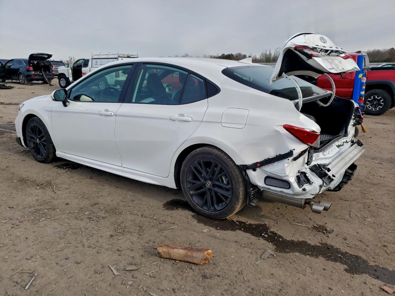 Toyota Camry Xse Image 4