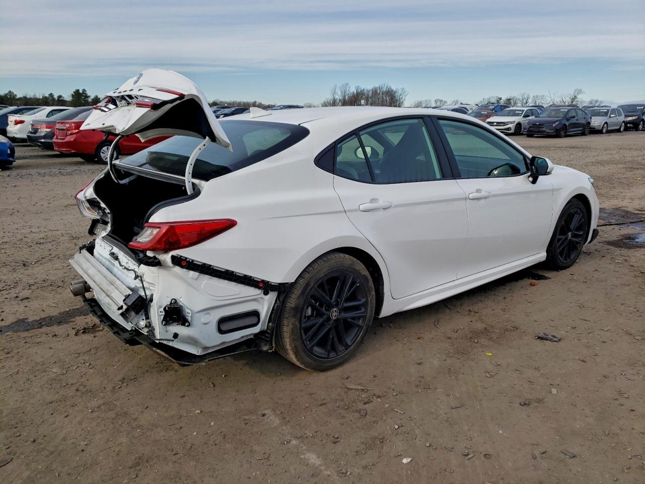 Toyota Camry Xse Image 7