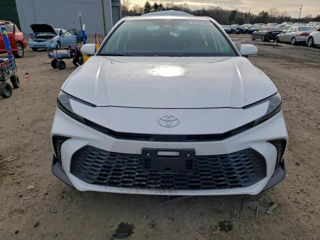 Toyota Camry Xse Image 3